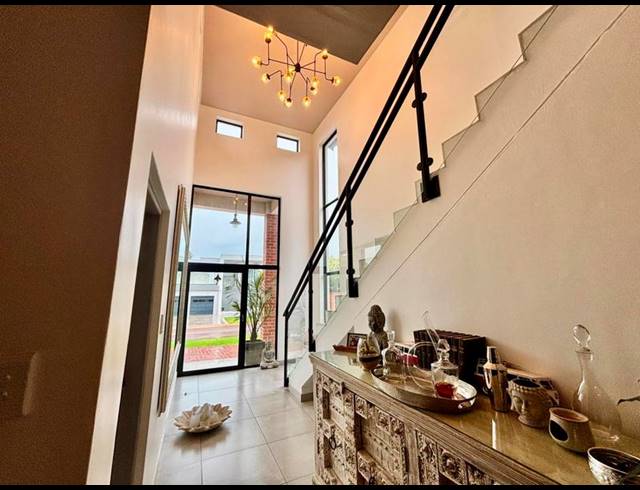 4 BEDROOM HOUSE FOR SALE IN SIX FOUNTAINS RESIDENTIAL ESTATE